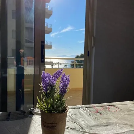 아파트 Alimaj Marina 2 *
